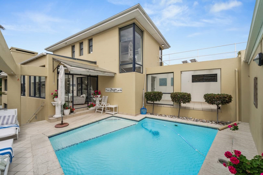 4 Bedroom Property for Sale in Sunset Links Western Cape